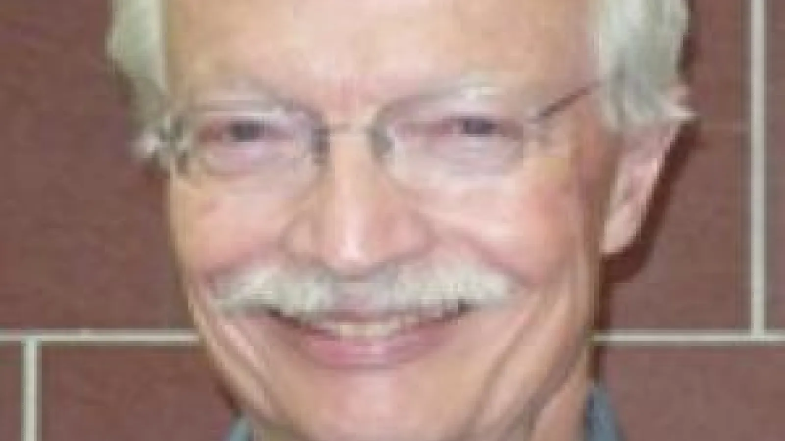 Dr. Wiliam Saam