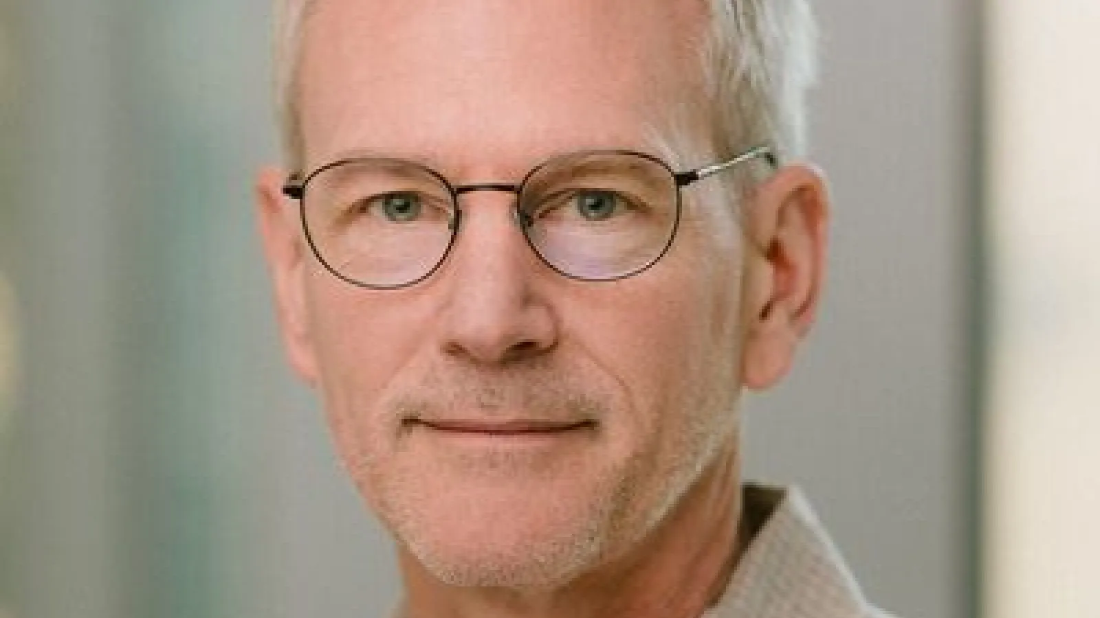 Andrew Heckler with blurred background