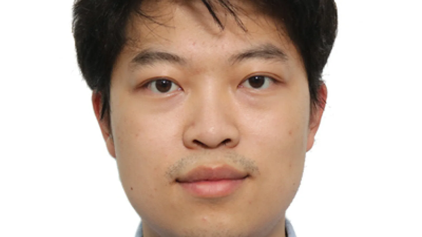 Headshot of Carton Zeng with white background