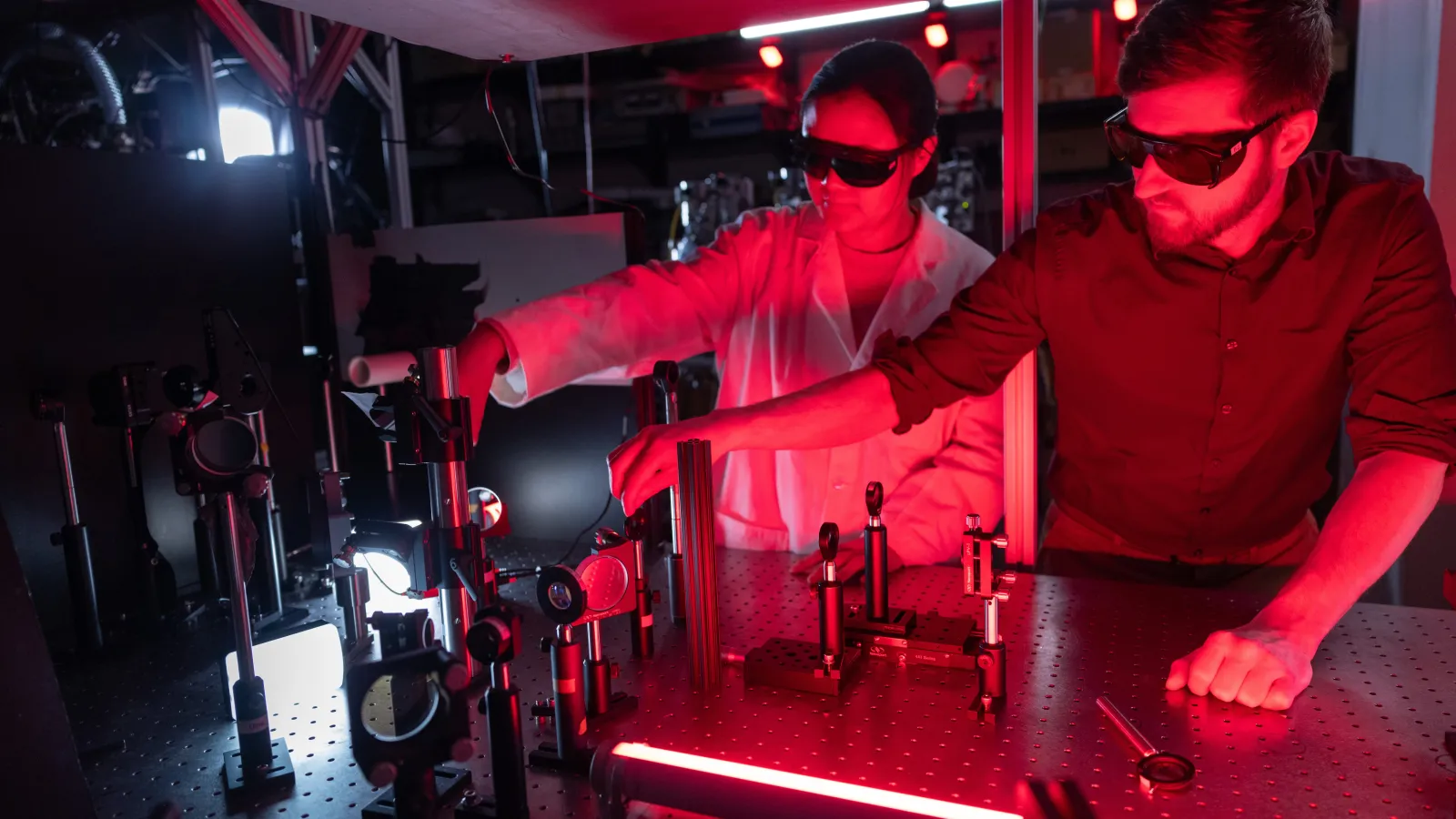 Agostini-DiMauro Atomic Physics Research Group in lab 