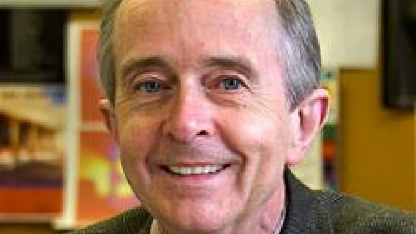 A headshot of Berndt Mueller.