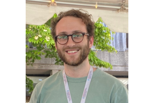 Headshot of Carlos Floyd